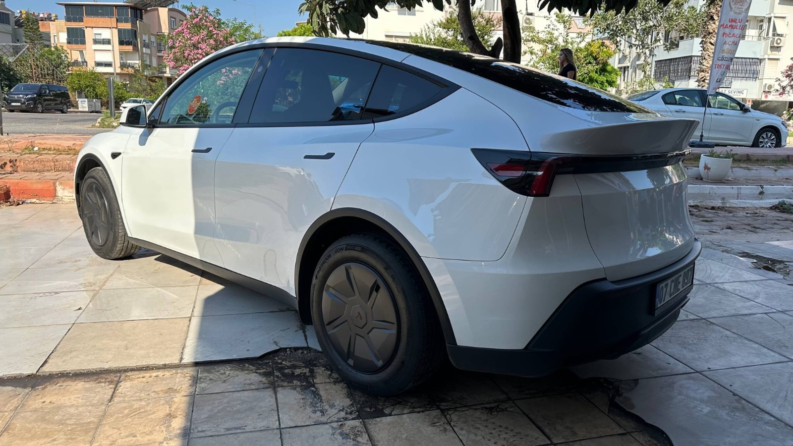 Antalya Kiralık Tesla Model Y