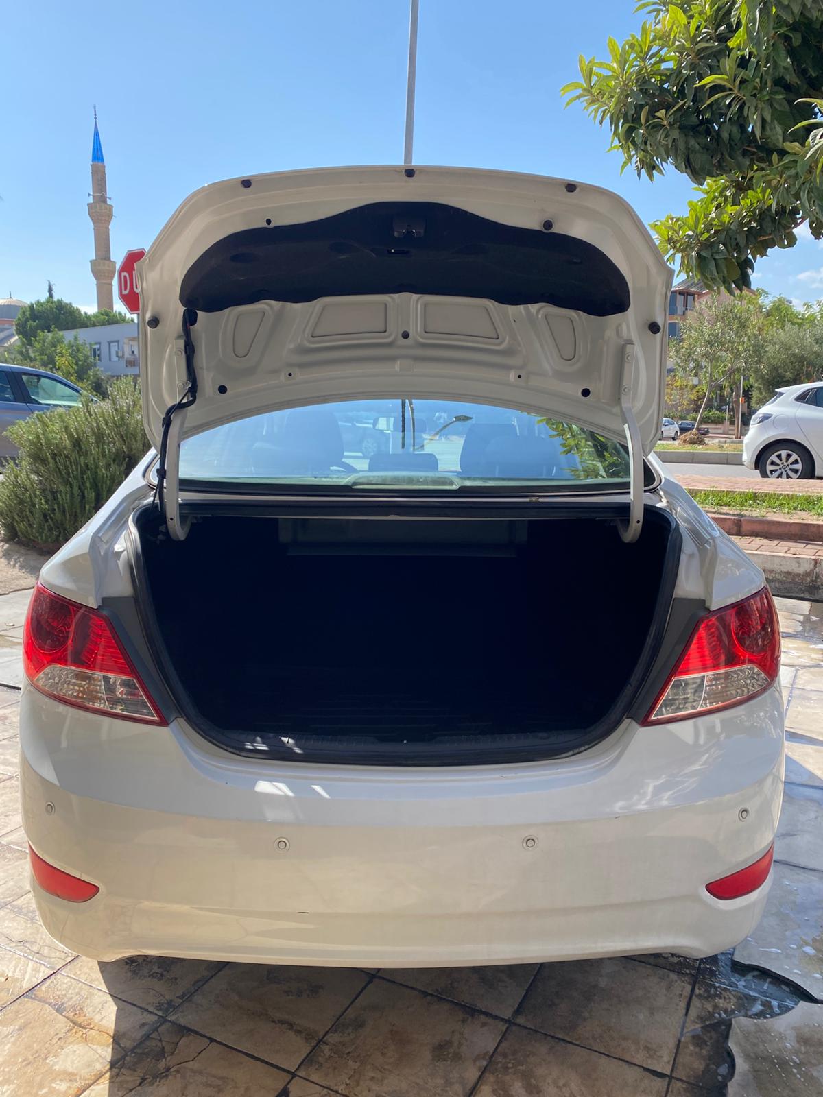 Hyundai Accent Blue в аренду в Анталии